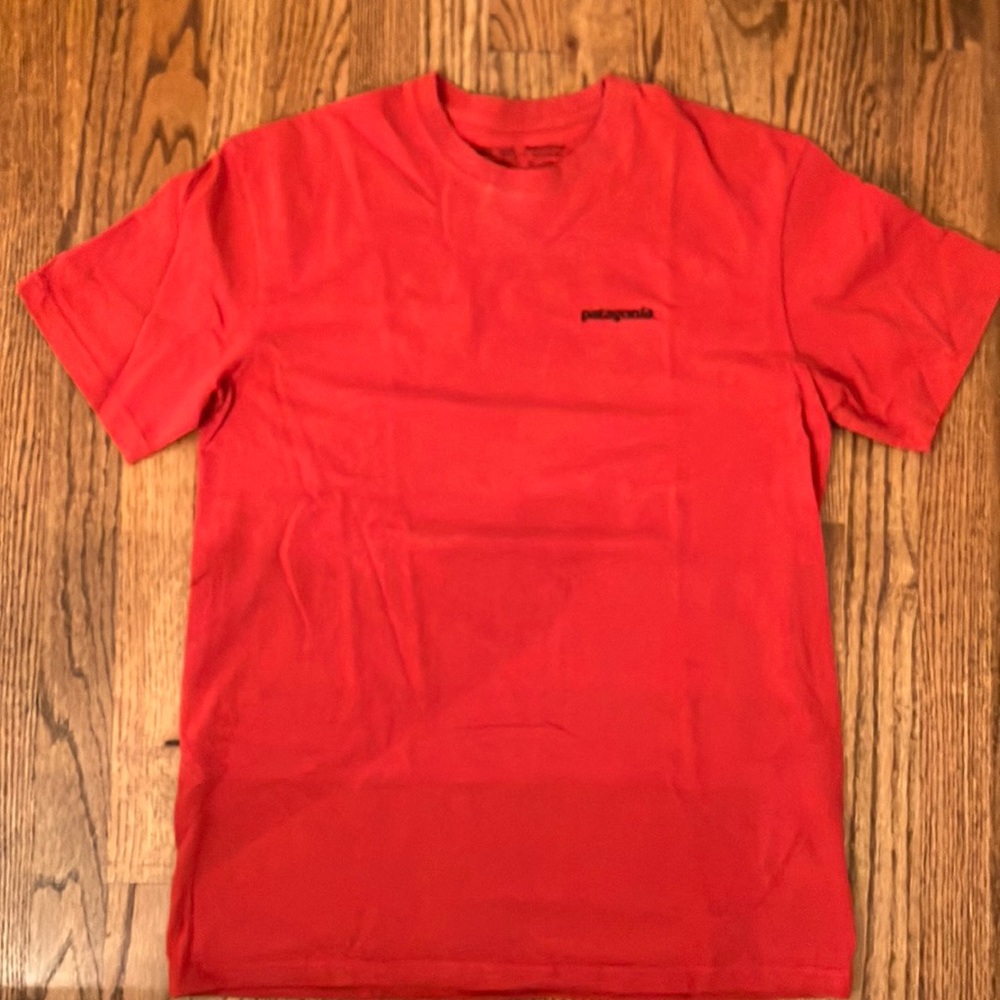 Patagonia T Shirt Size M  Red. Excellent Condition